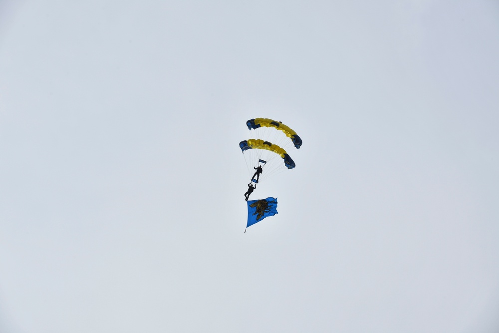 U.S. Navy Leap Frogs Perform at Thomas Jefferson High School