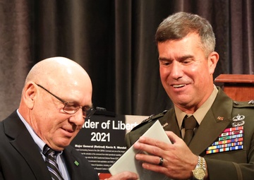 20th CBRNE Command recognizes retired generals with Defender of Liberty Award