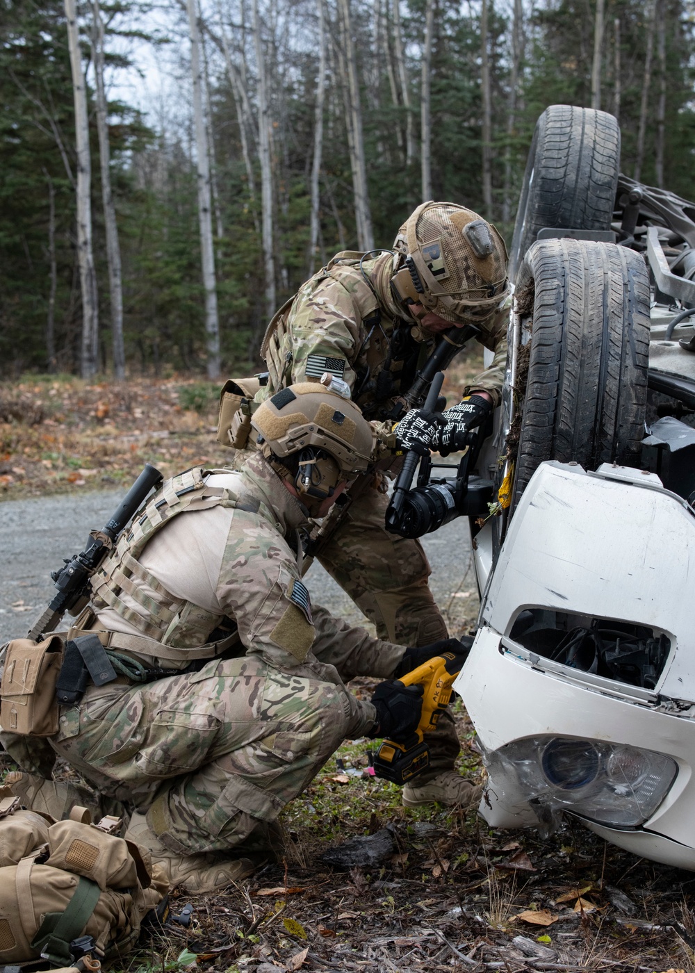 Alaska Air National Guard’s 212th Rescue Squadron conducts full mission profile exercise at JBER