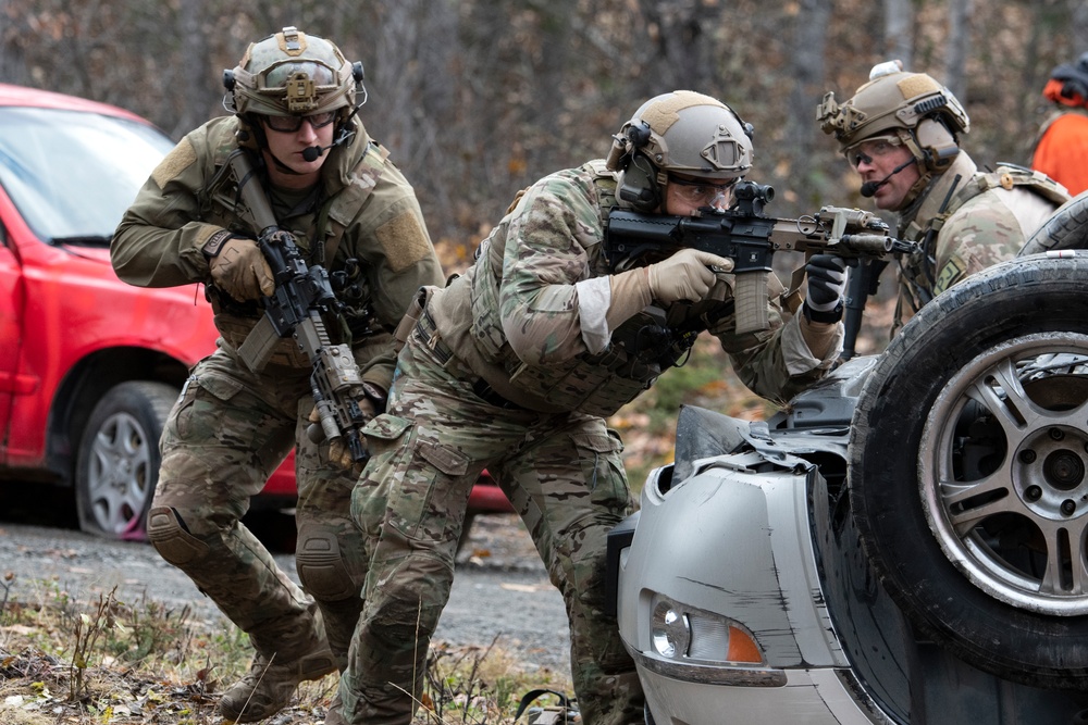 Alaska Air National Guard’s 212th Rescue Squadron conducts full mission profile exercise at JBER