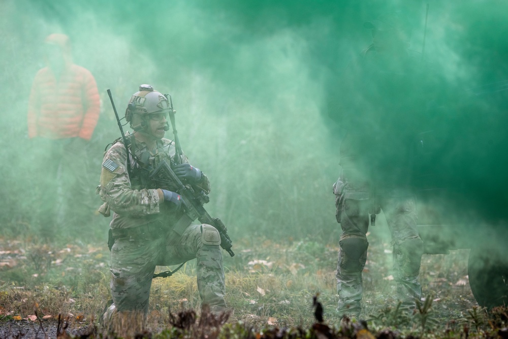 Alaska Air National Guard’s 212th Rescue Squadron conducts full mission profile exercise at JBER