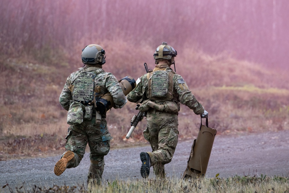 Alaska Air National Guard’s 212th Rescue Squadron conducts full mission profile exercise at JBER