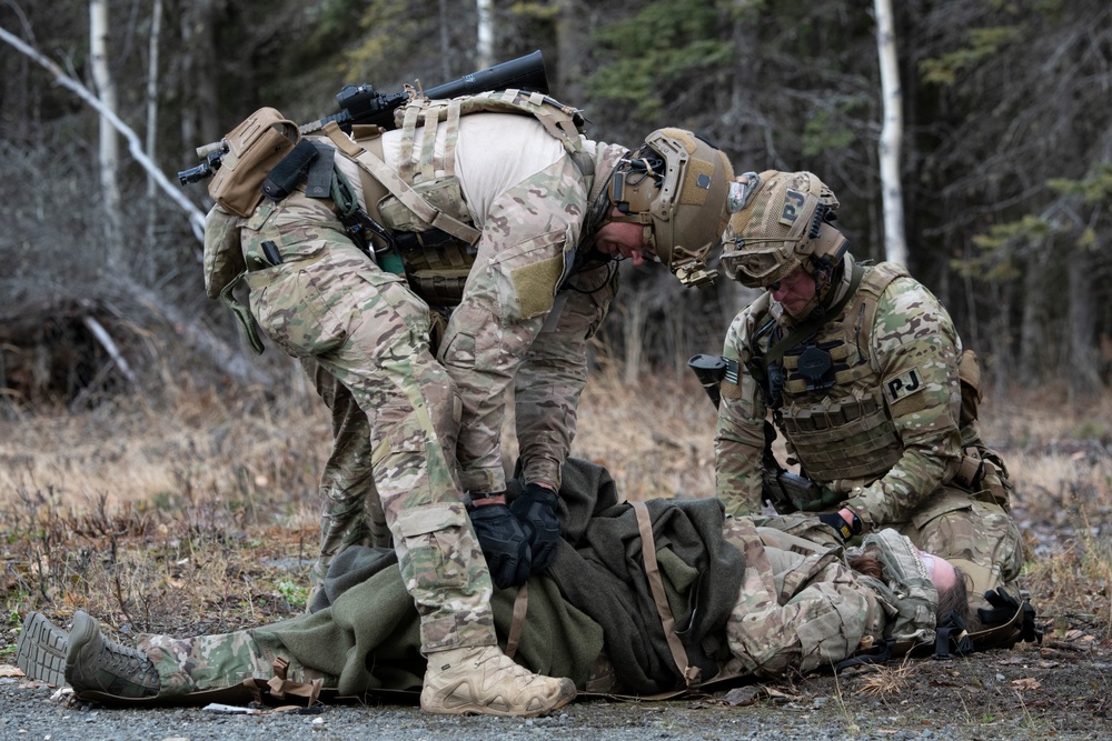 Alaska Air National Guard’s 212th Rescue Squadron conducts full mission profile exercise at JBER