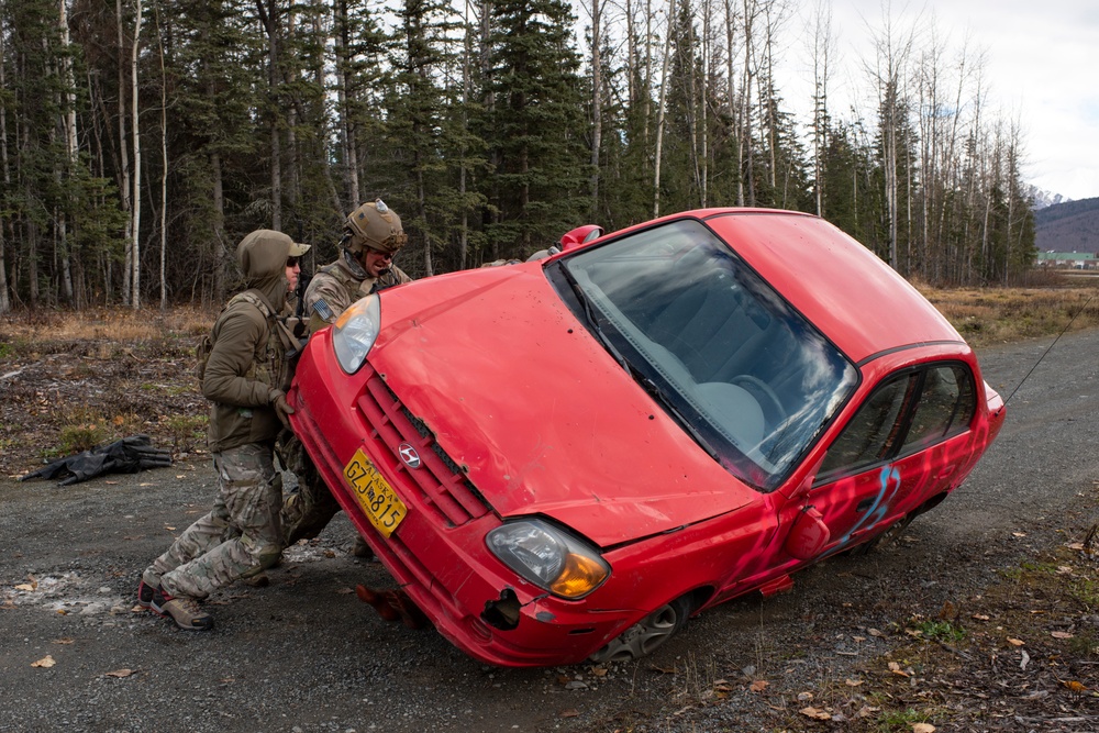 Alaska Air National Guard’s 212th Rescue Squadron conducts full mission profile exercise at JBER