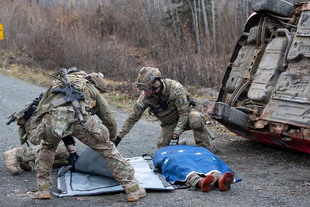 Alaska Air National Guard’s 212th Rescue Squadron conducts full mission profile exercise at JBER