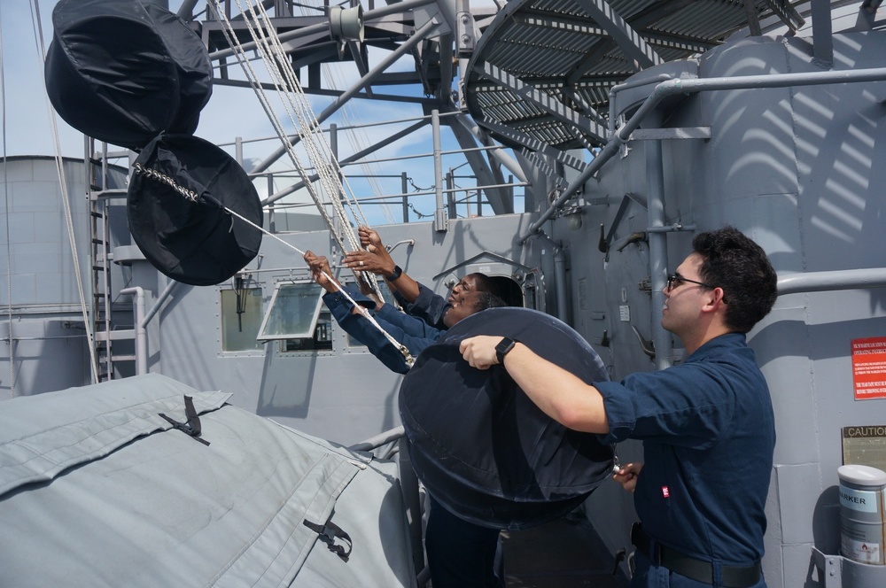 USS Lake Champlain (CG 57) Signal Watch