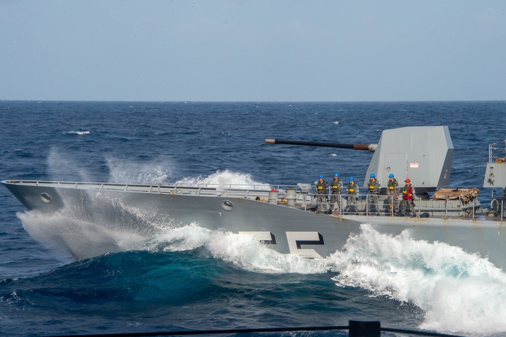 USS Carl Vinson (CVN 70), HMAS Ballarat (FFH 155) Conduct Fueling-at-Sea in the Bay of Bengal