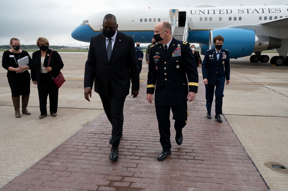 Secretary Austin Arrives for Transcom Change of Command