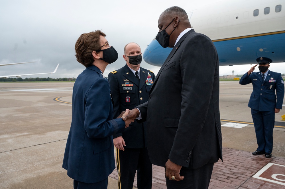 Secretary Austin Arrives for Transcom Change of Command