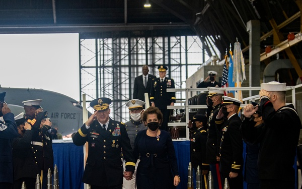 Army Gen Lyons Retires After 38 Years of Service