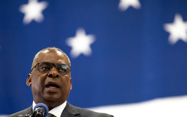 Secretary Austin Honors Retiring Army Gen. Stephen Lyons