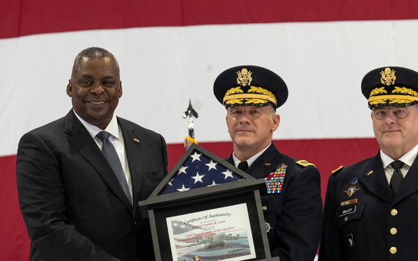 Army Gen Lyons Retires After 38 Years of Service