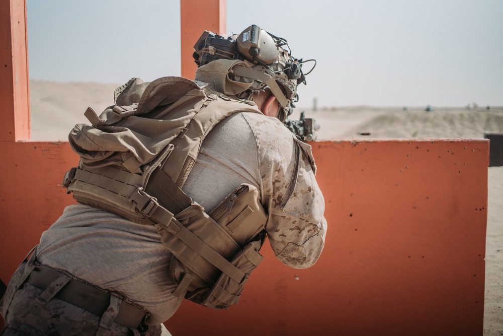 Bravo Co, BLT 1/1 squad buddy rushes in Kuwait