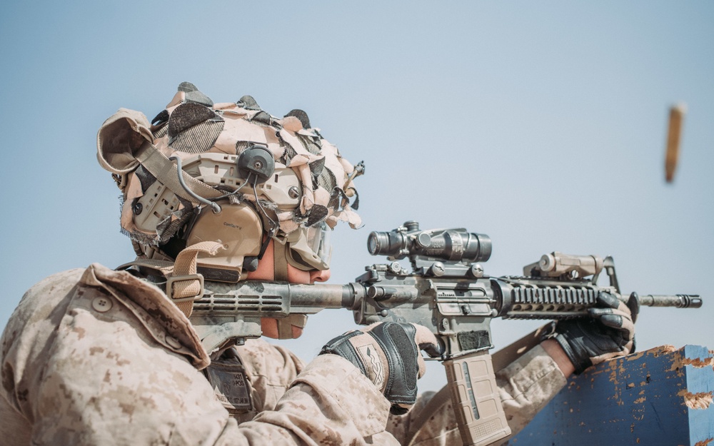 Bravo Co, BLT 1/1 squad buddy rushes in Kuwait