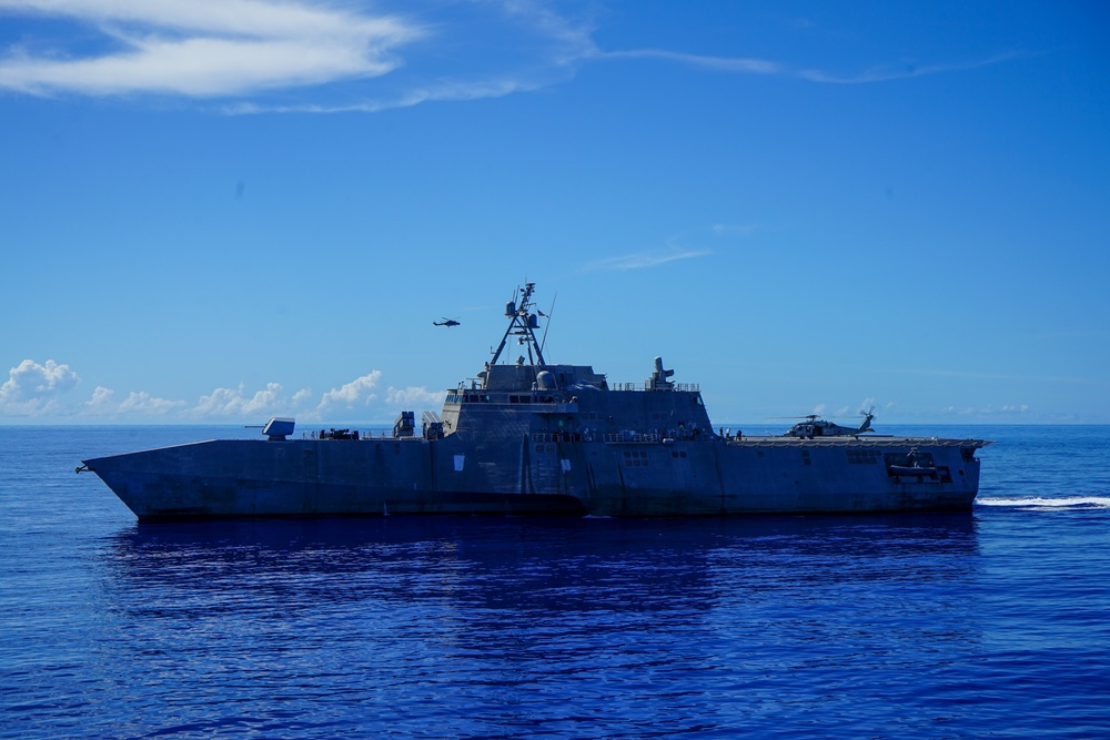 USS Jackson, USS Tulsa sail with German Navy frigate Bayern in Philippine Sea