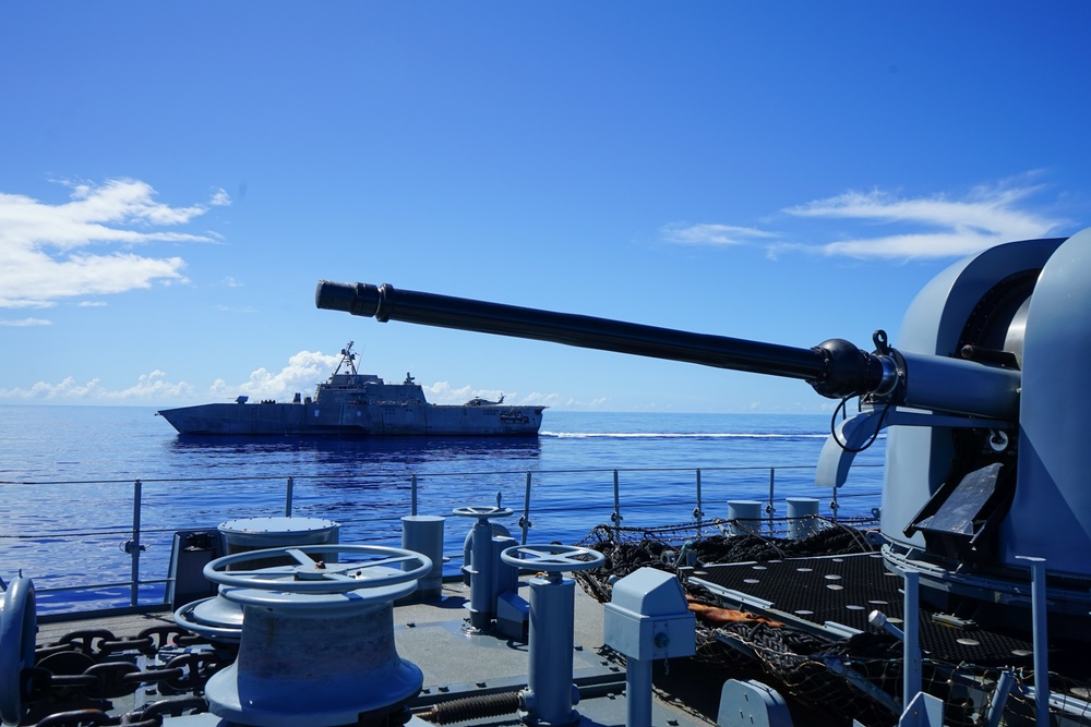 USS Jackson, USS Tulsa sail with German Navy frigate Bayern in Philippine Sea