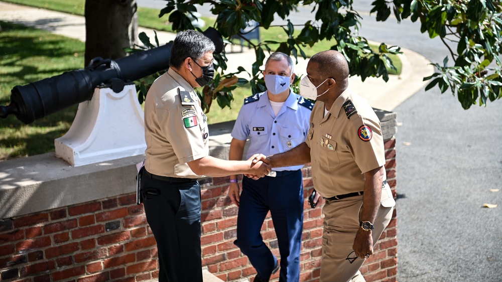 Mayor General Julio Ernesto Florián Pérez Visits the IADC