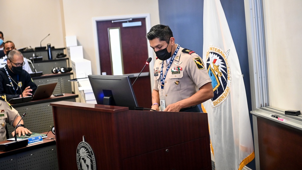 Mayor General Julio Ernesto Florián Pérez Visits the IADC