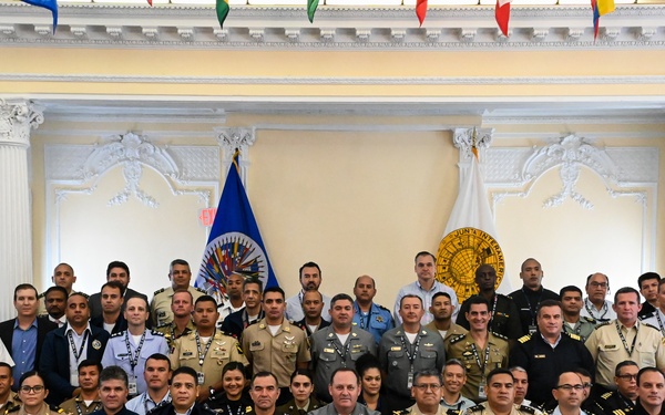 IADC Students Visit JID