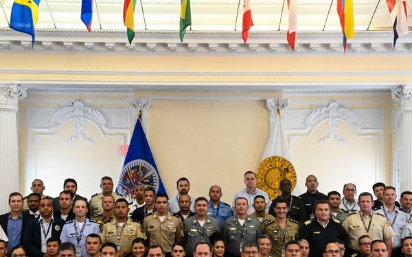 IADC Students Visit JID