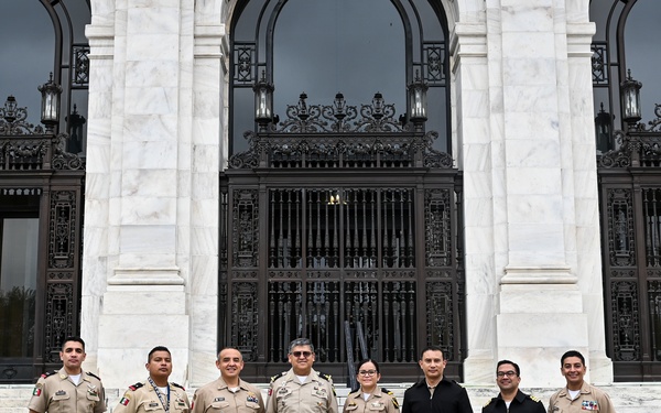 IADC Students Visit JID