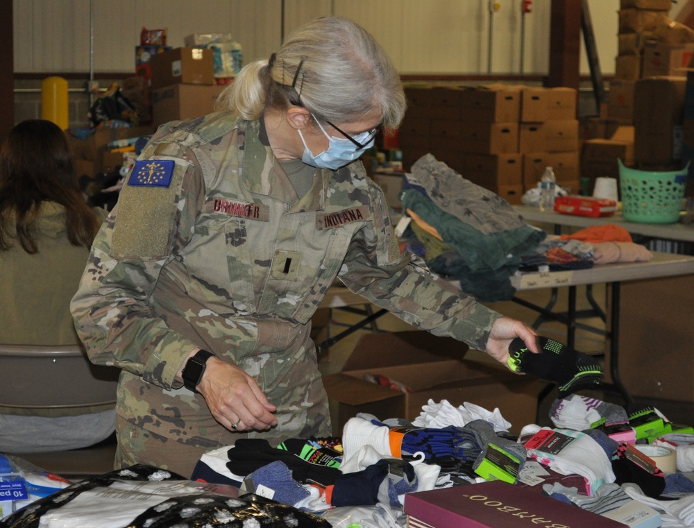 IGR soldiers donate time to sort donations for Afghan evacuees
