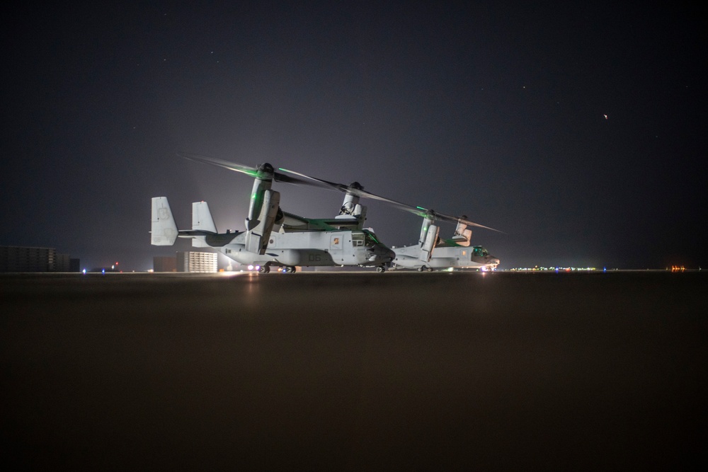 11th MEU Recon Marines conduct JMPI before free-fall operations in Kuwait