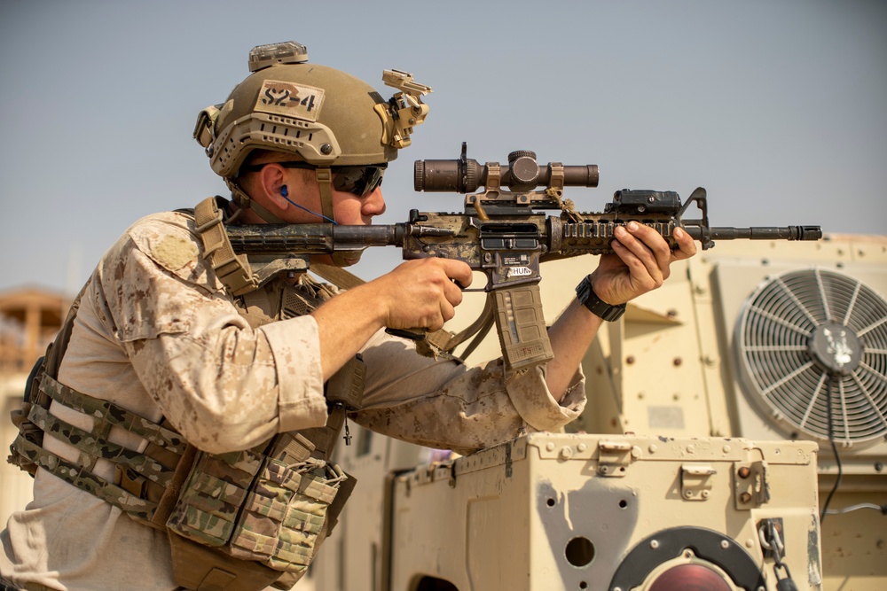 11th MEU ADRD conducts live-fire and maneuver in Kuwait