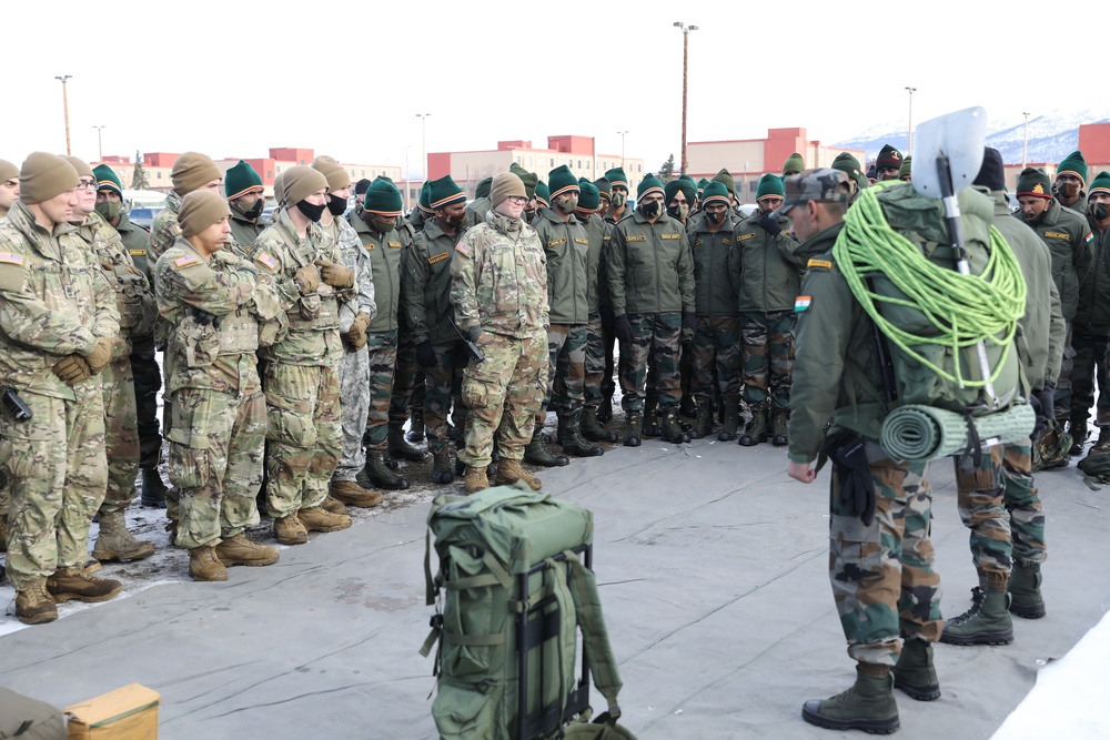 U.S. and Indian army demonstrate cold weather proficiency