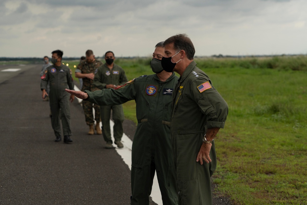 INDOPACOM Commander visits the Philippines