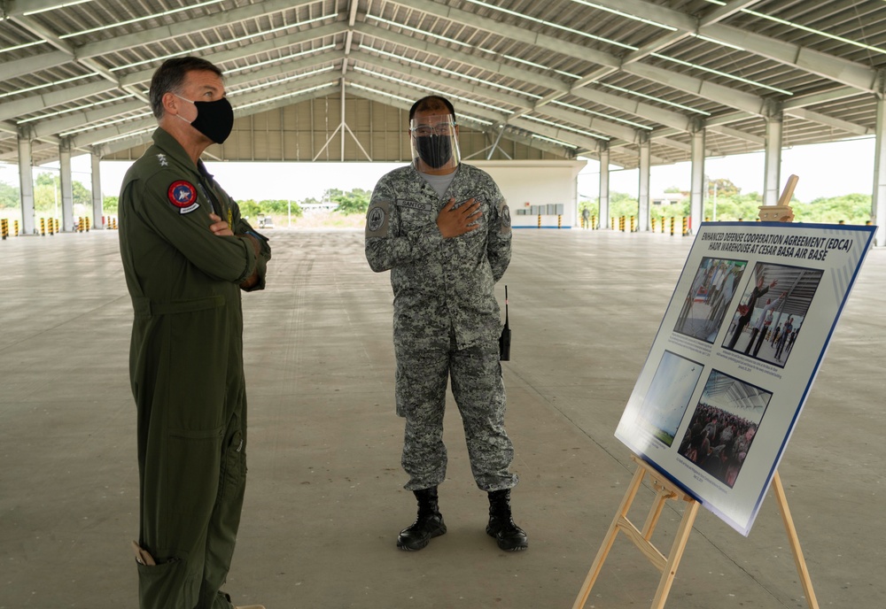 INDOPACOM Commander visits the Philippines