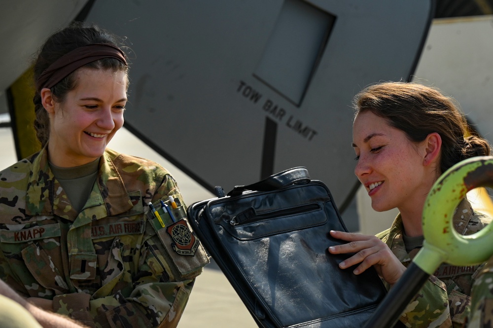 Aerial refueling over Qatar