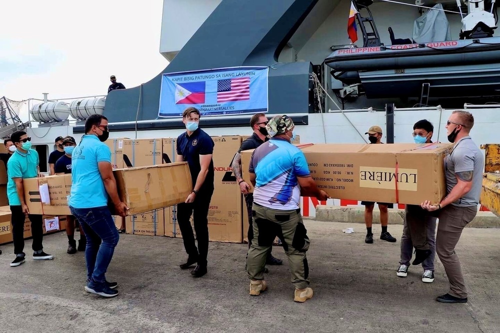 U.S. Military Donates Medical Supplies to COVID-19 Response in Palawan, Philippines