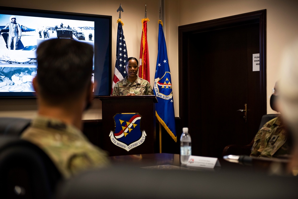 Third AF commander experiences 39th ABW mission, partnerships during visit to Incirlik AB