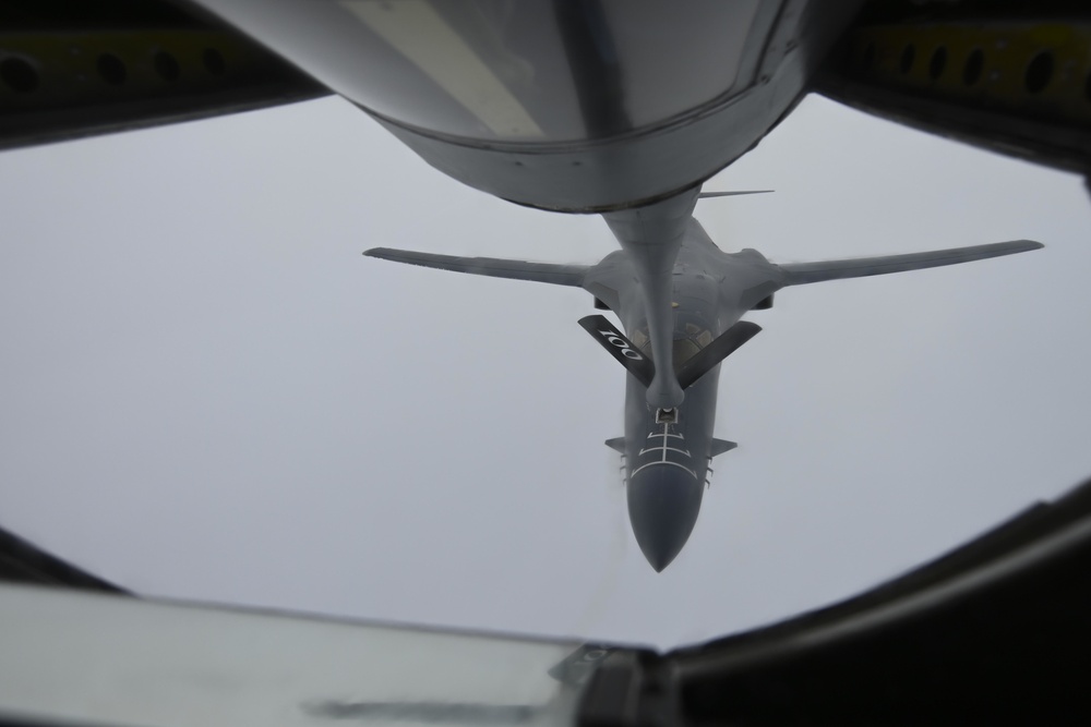 100th ARW refuels B-1B Lancer aircraft during Bomber Task Force mission