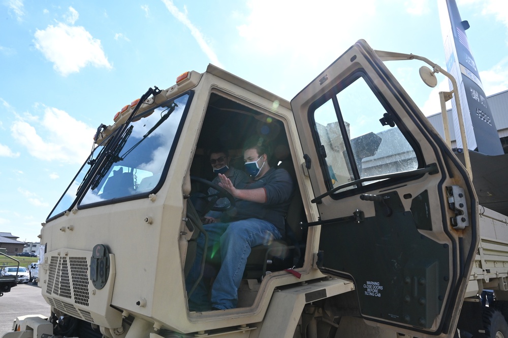 Aim High: Arkansas high school students visit LRAFB