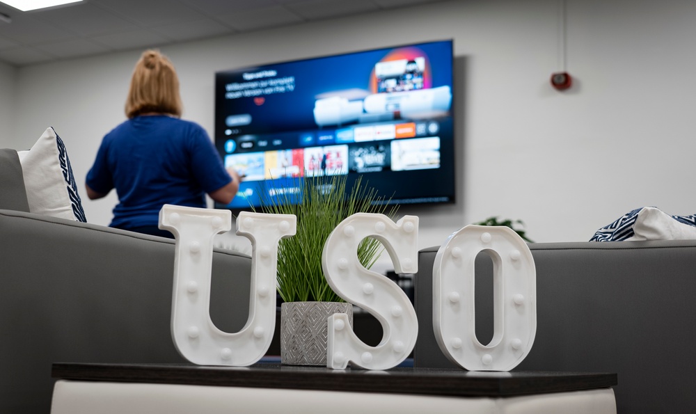 First USO in UK opens at RAF Lakenheath