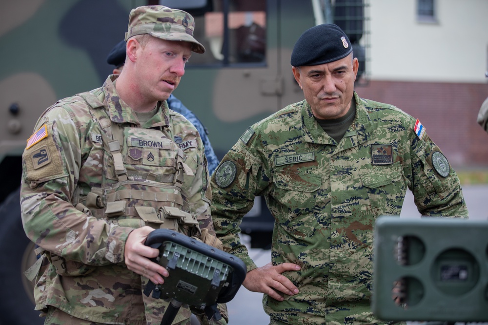 Croatian and Polish military delegations visit Battle Group Poland