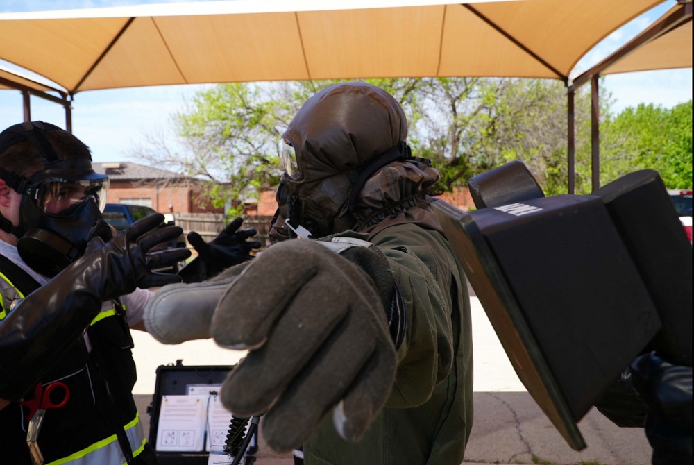 Mustangs Lead Air Force Safety with Aircrew Contamination Control Area Course  (7 of 11)