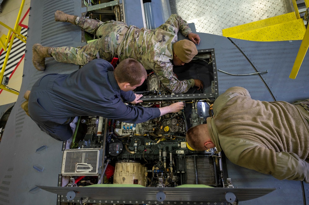 352 SOMXG Conduct CV-22B Ospery Inspections