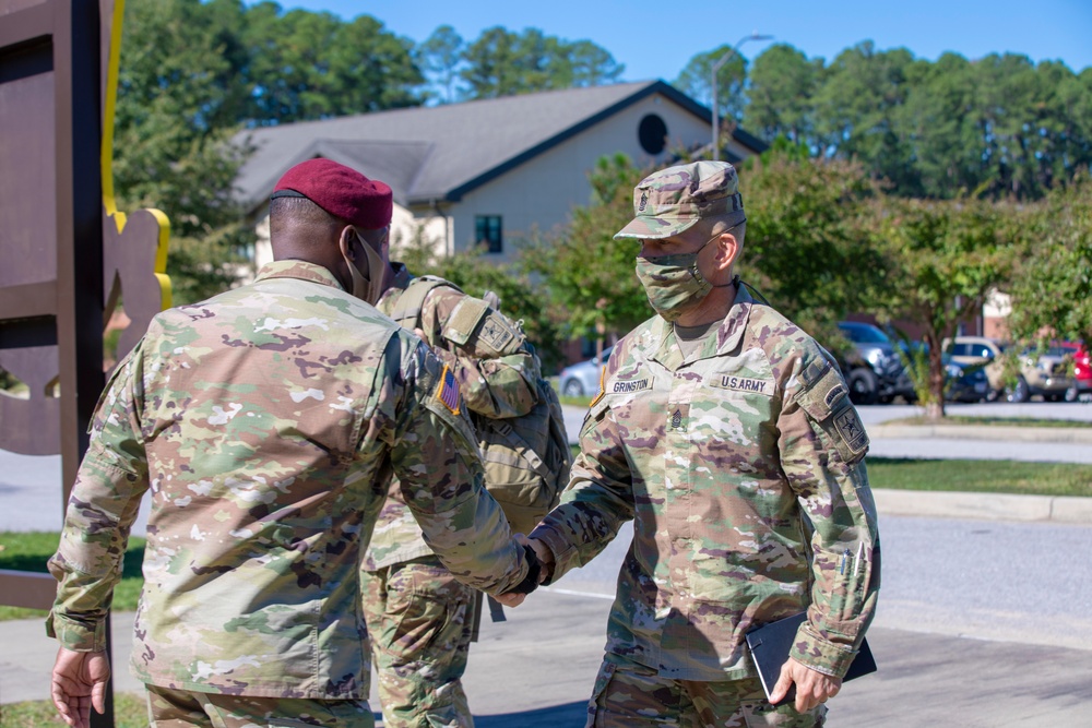 SMA Grinston visits 82nd ABN DIV