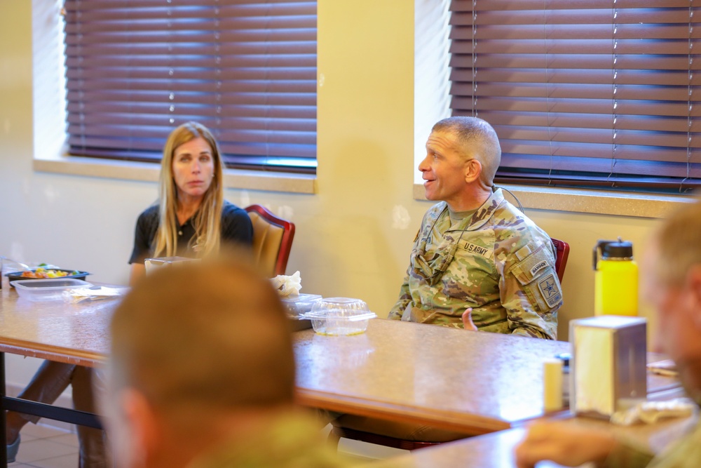 SMA Grinston visits 82nd ABN DIV