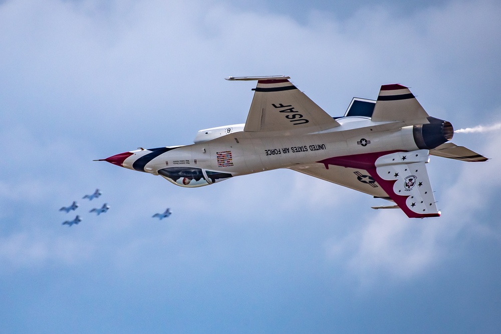 Thunderbirds perform at the 2021 Orlando Air &amp; Space Show