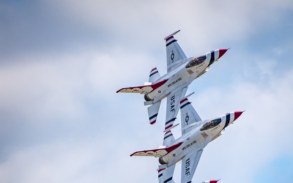 Thunderbirds perform at the 2021 Orlando Air &amp; Space Show