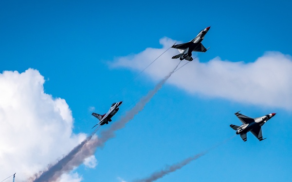 Thunderbirds perform at the 2021 Orlando Air &amp; Space Show