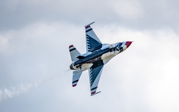 Thunderbirds perform at the 2021 Orlando Air &amp; Space Show