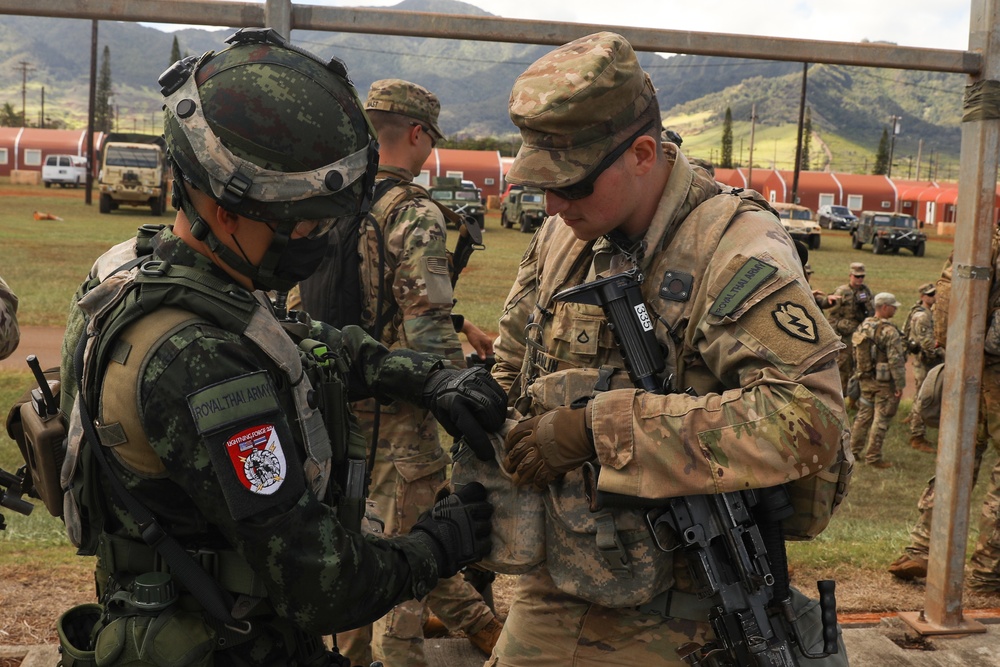 25th Infantry Division Soldiers and Royal Thai Army Soldiers rehearsal