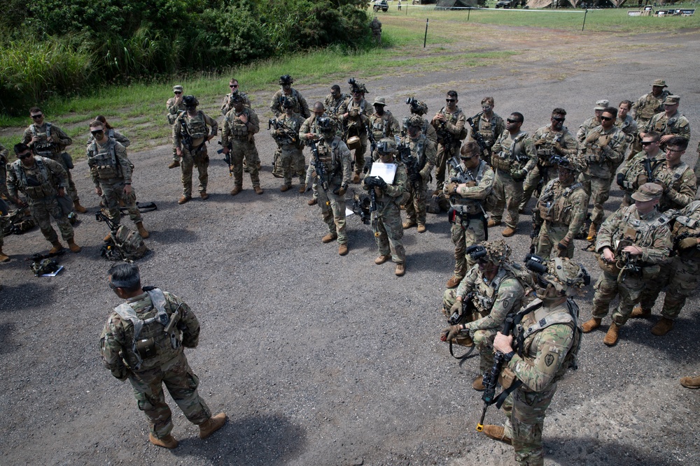 25th ID Soldiers prepare for convoy movement during JPMRC rotation 22-01