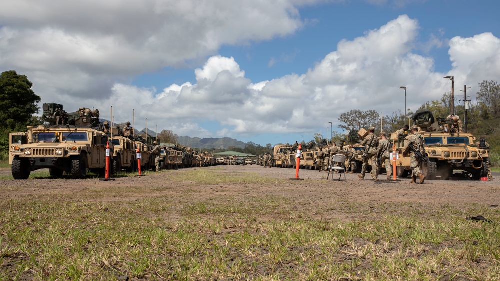 25th ID Soldiers prepare for convoy movement during JPMRC rotation 22-01