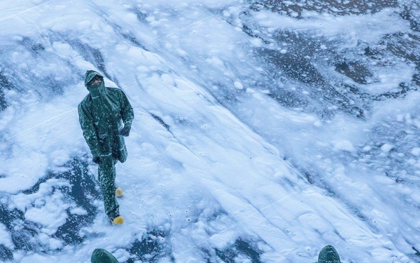Makin Island Does AFFF Washdown
